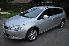 Opel Astra 1.4 l sprzedam srebrny z klimą sprowadzony 59900 PLN cena do negocjacji nieuszkodzony
