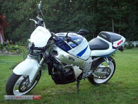 Sportowy Suzuki GSX-R 600 2000 r sprzedam 5290 PLN cena do negocjacji 2000 r 110 KM w Sieradzu