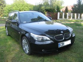BMW 525 2.5 l TD sprzedam czarny z małym przebiegiem z alufelgami 65000 PLN cena do negocjacji