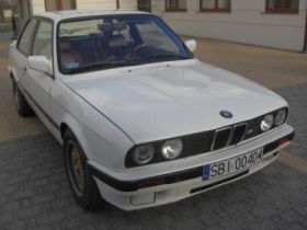 BMW E30 Coupe sprzedam biały 100 KM benzyna + LPG 4900 PLN 3-drzwiowy na gaz z szyberdachem