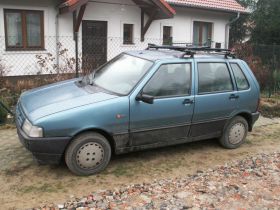 Fiat Uno i. e. sprzedam niebieski z małym przebiegiem benzyna komplet dokumentów 1400 PLN cena do negocjacji Swarzędz