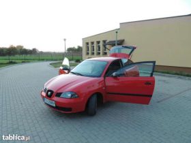 Seat Ibiza iii 1.2 l sprzedam z małym przebiegiem benzyna 7900 PLN cena do negocjacji w Stalowej Woli