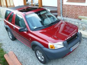 Land Rover Freelander Terenowy sprzedam czerwony Tkanina benzyna szyberdach 130000 PLN w Karpaczu