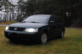 Volkswagen Passat 1998 r Kombi sprzedam zielony nieuszkodzony 90 KM 10900 PLN cena do negocjacji ABS